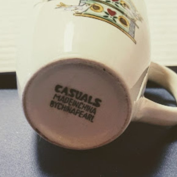 Casuals Birdhouse, Flowers, and Bumblebee Coffee Mug - Picture 4 of 4